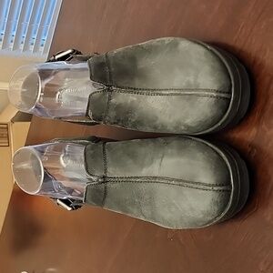 Easy Spirit black slip on clogs  Sz 8